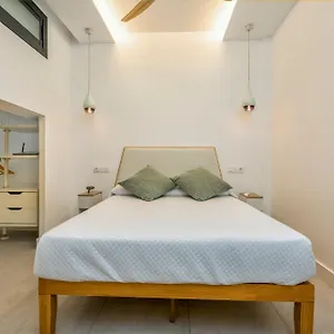 casa-lola-fuengirola-centro.1costadelsol.com/